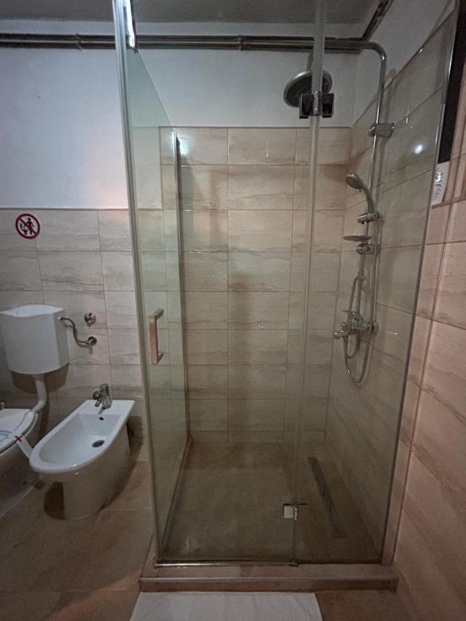 Appartement Apartman De Luxe à Tuzla Extérieur photo